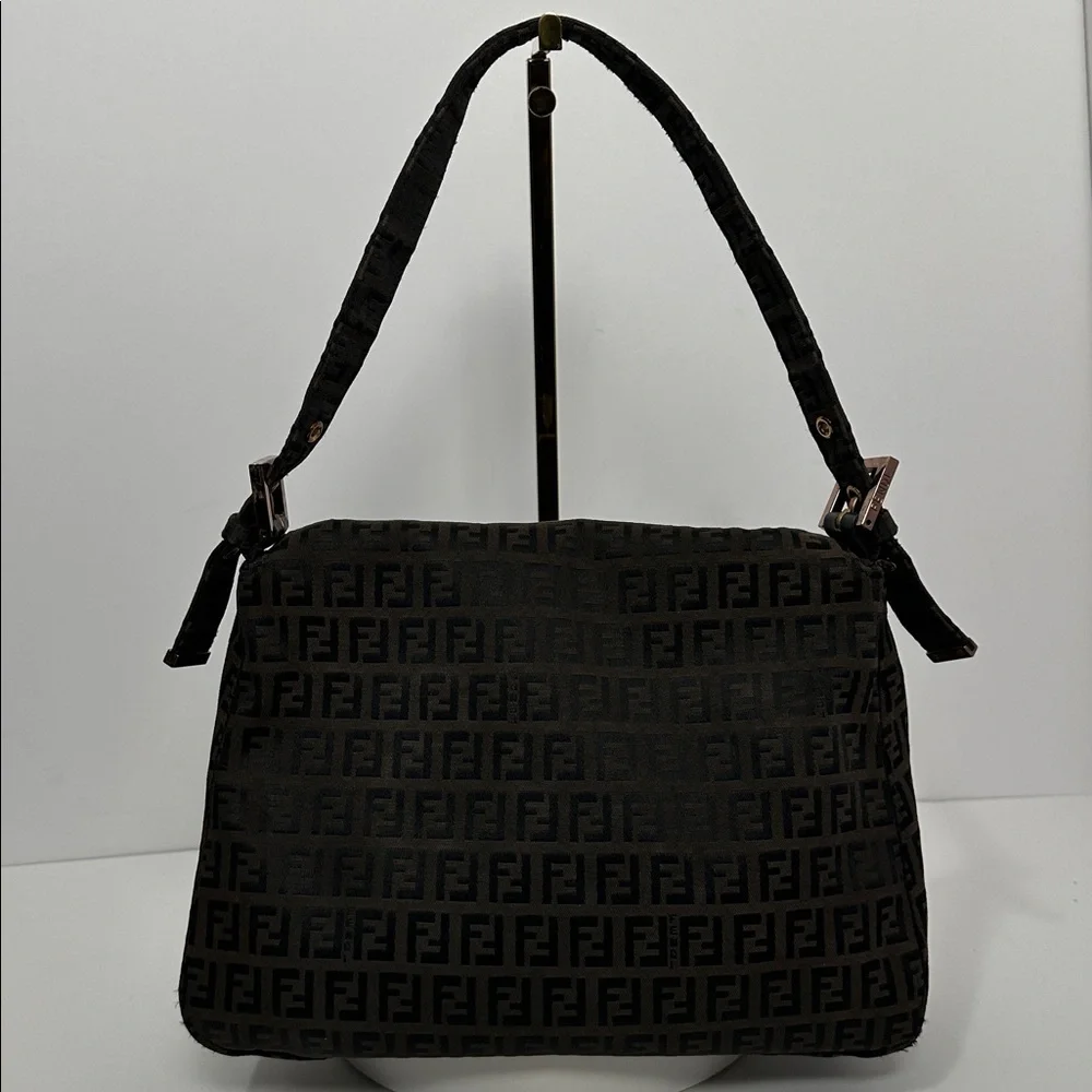 💯Authentic Fendi Mamma Baguette Bag🍀